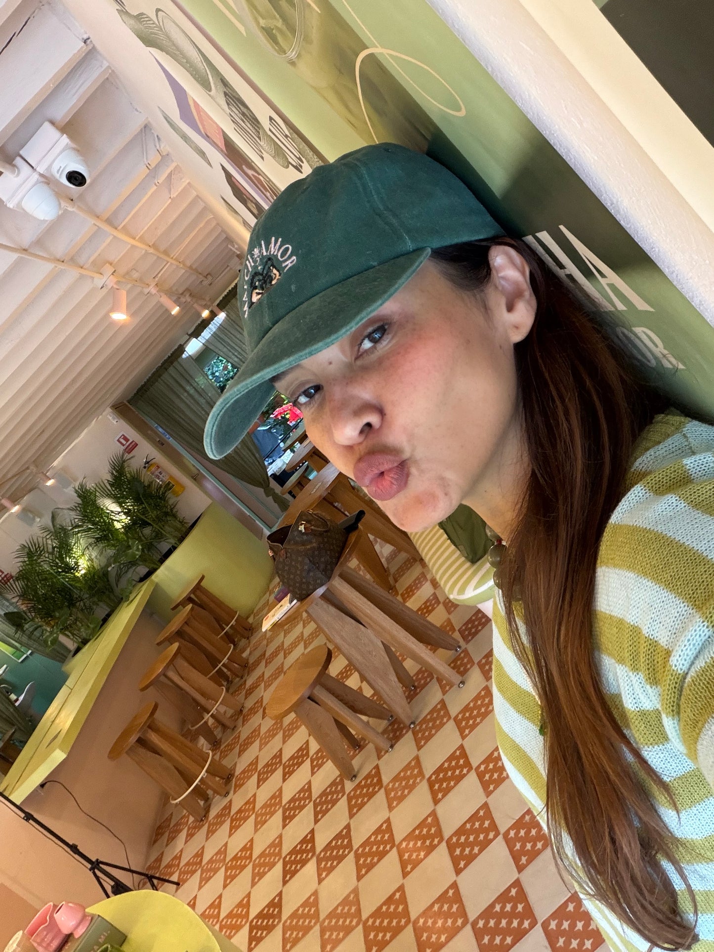katherine con la gorra matchamor