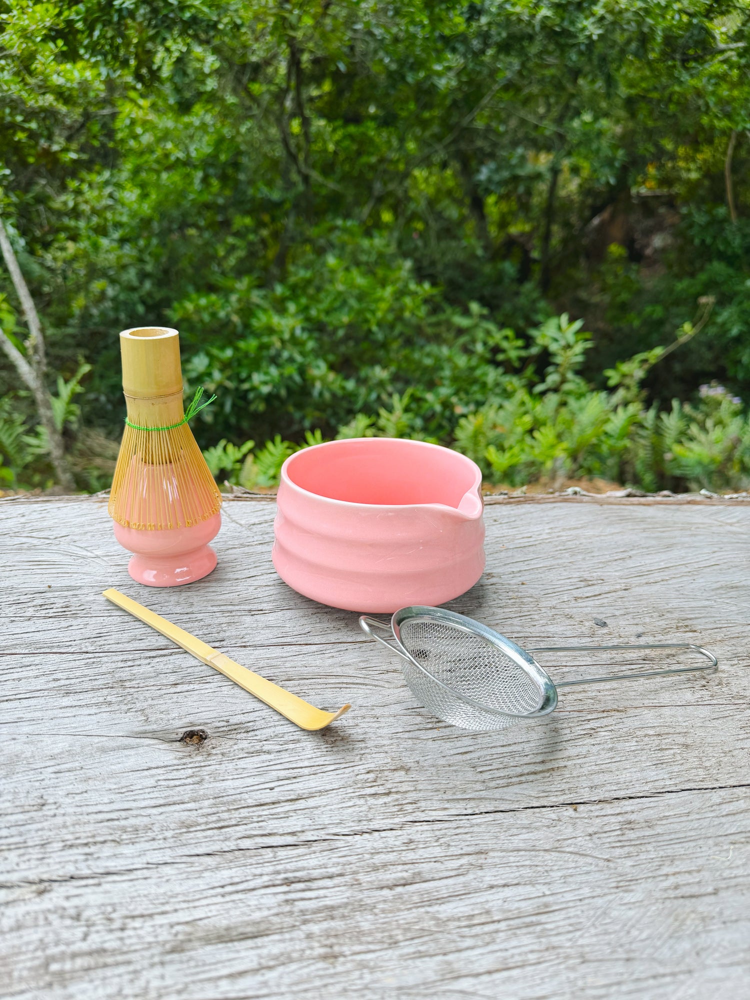 Colección Matcha Essentials con kit ceremonial para preparación tradicional de matcha