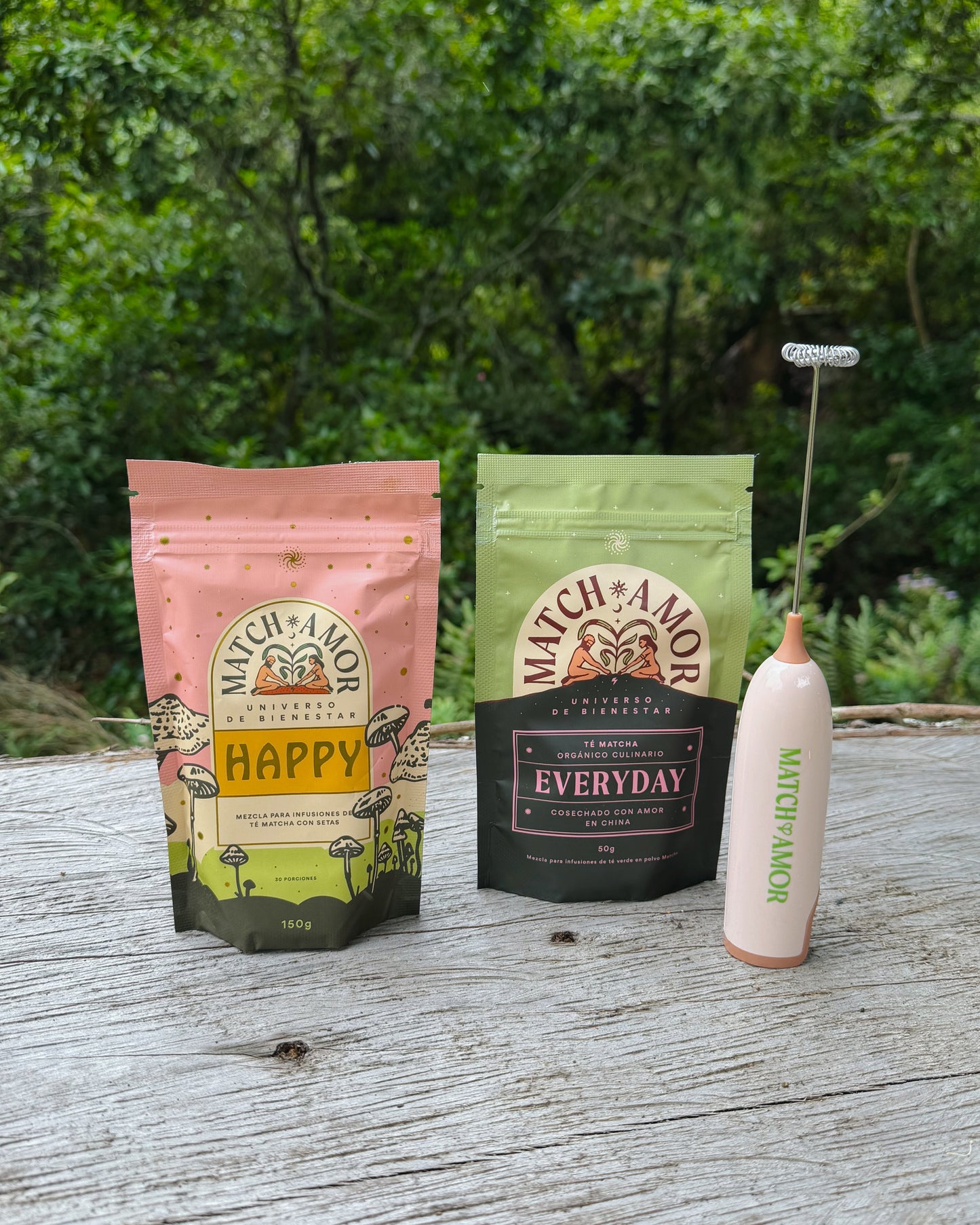 Ritual Zero Stress con batidor eléctrico para preparar matcha en casa